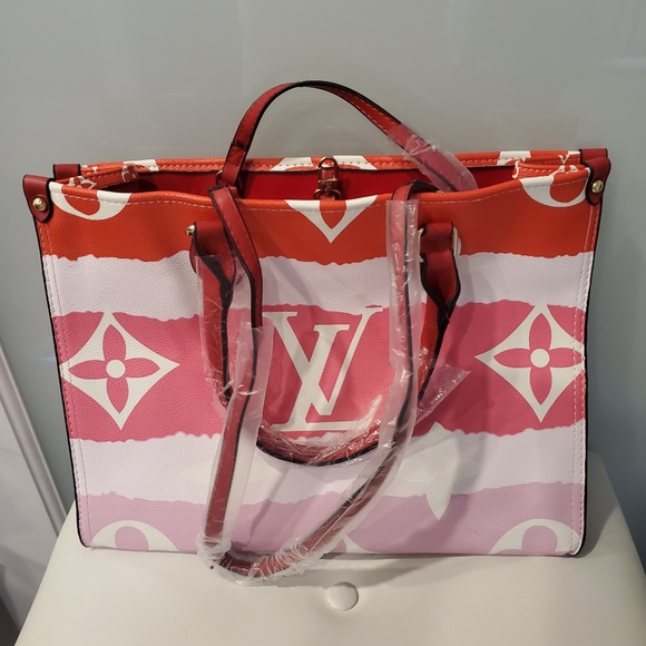 Purses - Picture 8 of 14